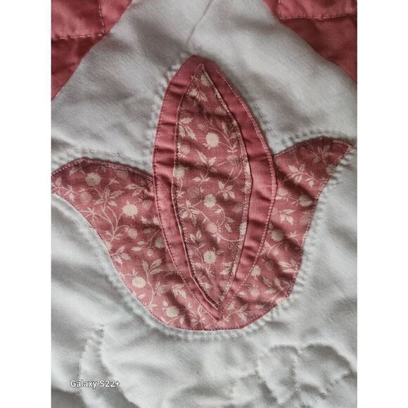 Decorative handmade quilted wall hanging or table cover peachy pink floral - Picture 3 of 7